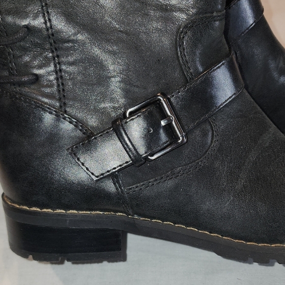 Sofft KRISTIE Knee High Leather Back Lace Up Boots - Picture 7 of 10